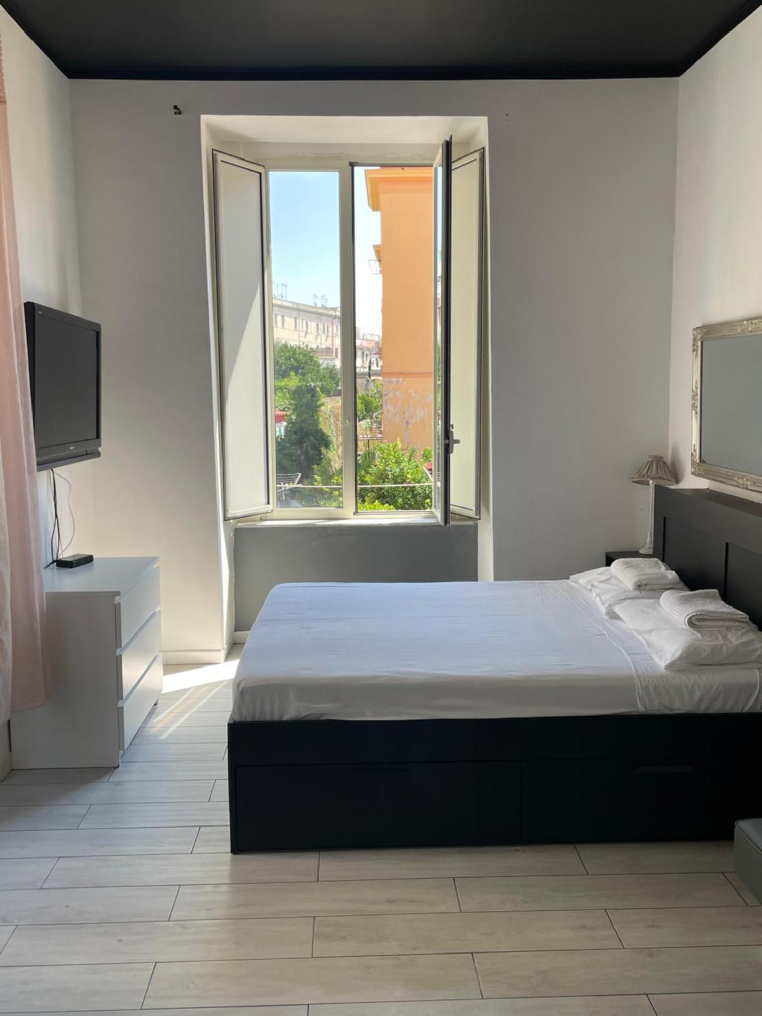 Suite &House Napoli Esterno foto
